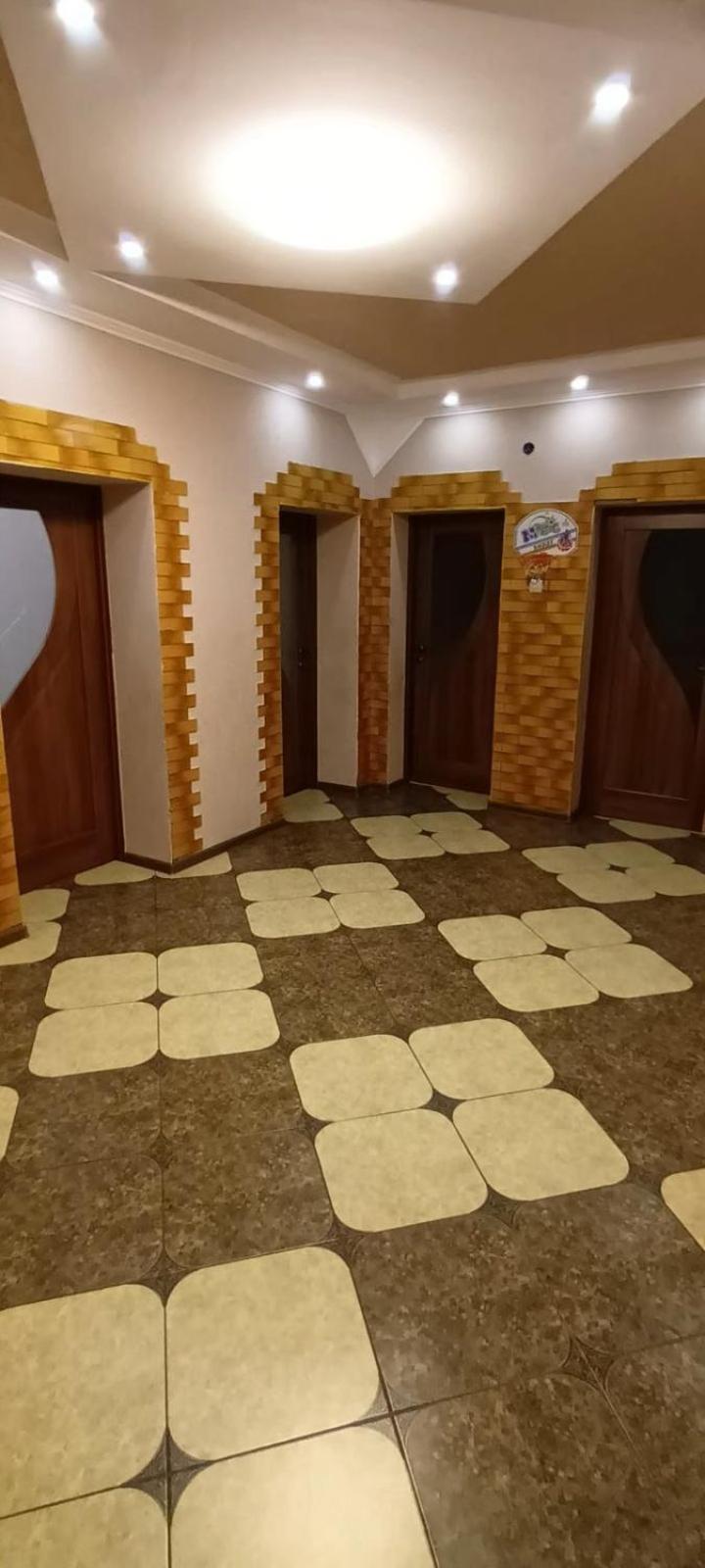 Sima Villa Berehove  Exteriör bild