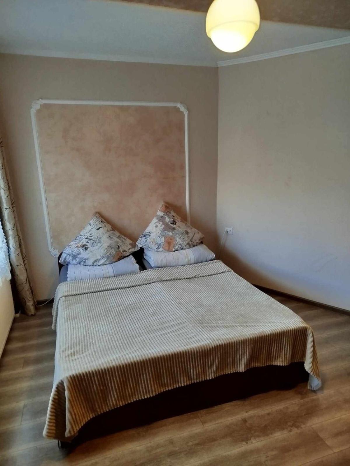 Sima Villa Berehove  Exteriör bild
