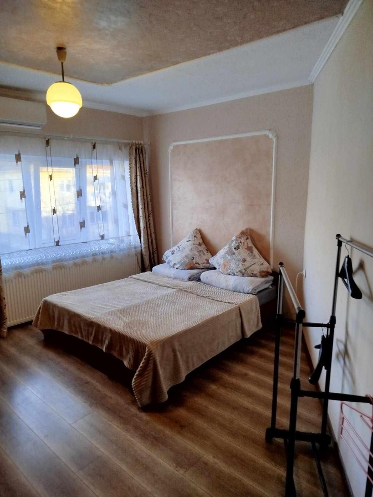 Sima Villa Berehove  Exteriör bild